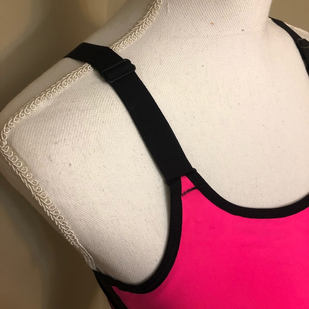 Victoria’s Secret VSX Sports Bra - Picture 4 of 8
